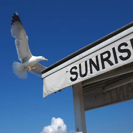 The Sunrise מלון 3*